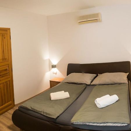 Oazis Apartman Keszthely Exteriör bild