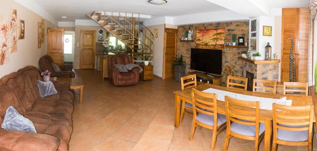 Oazis Apartman Keszthely Exteriör bild