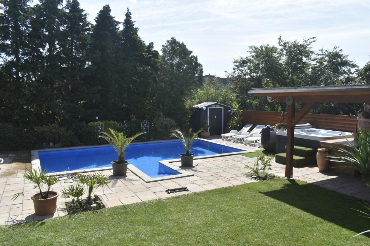 Oazis Apartman Keszthely Exteriör bild